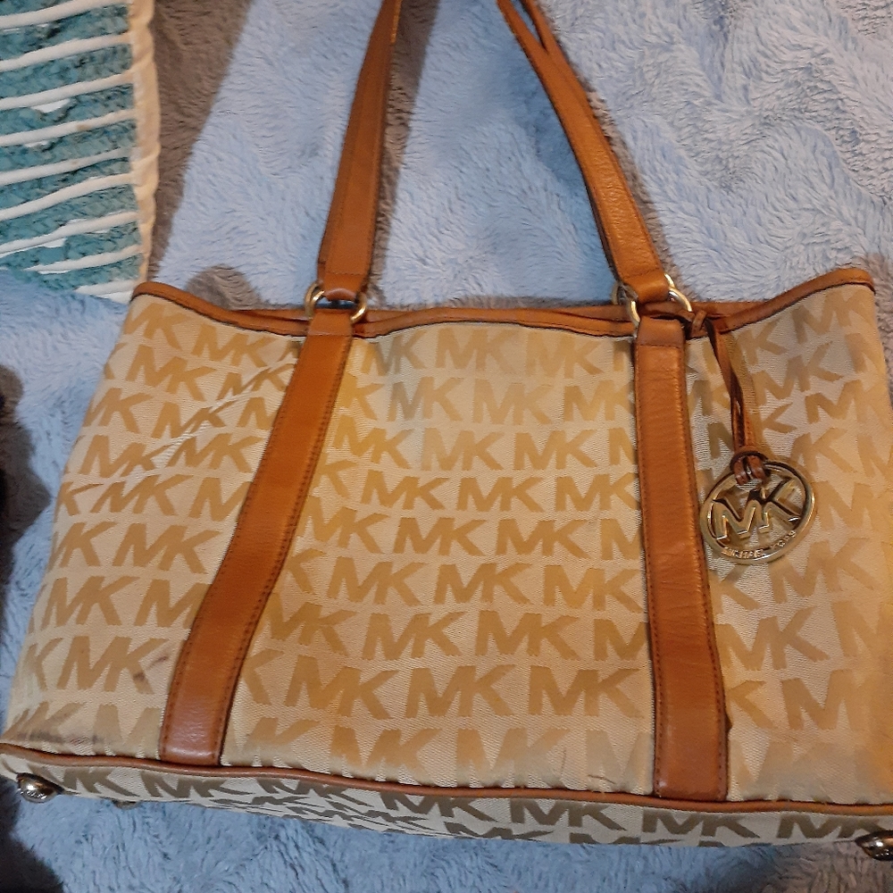 Michael Kors signature